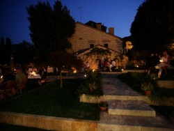 Cena in giardino sotto le stelle