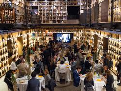 oriente e occidente si incontrano da Ferrowine per la Serata del Fondatore con la Maison Veuve Cliquot